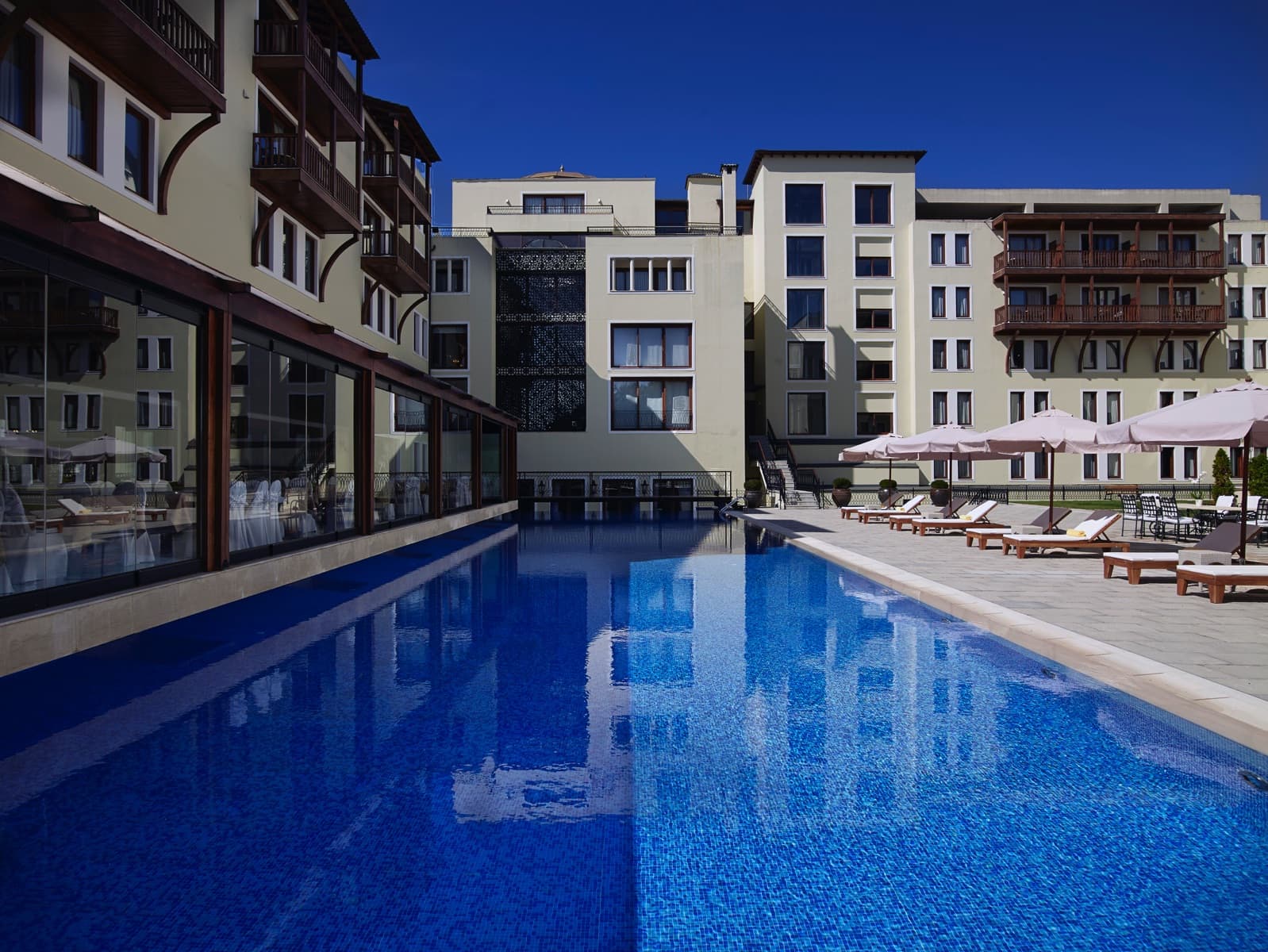 pool lounge grand serai ioannina greece 001